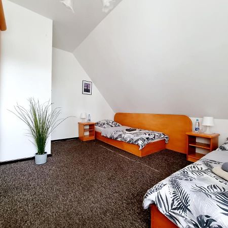Hostel Primax Познань Экстерьер фото
