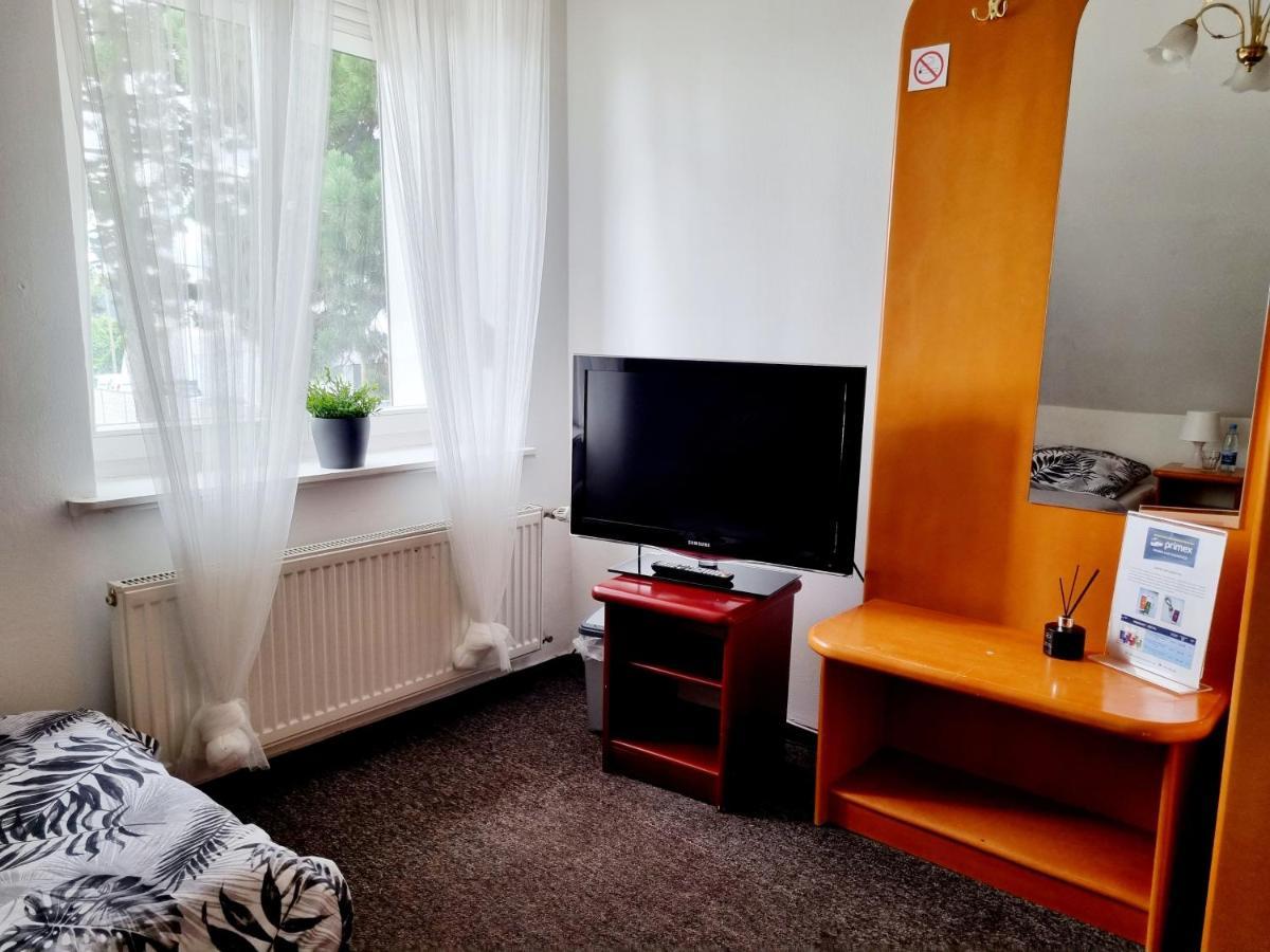 Hostel Primax Познань Экстерьер фото